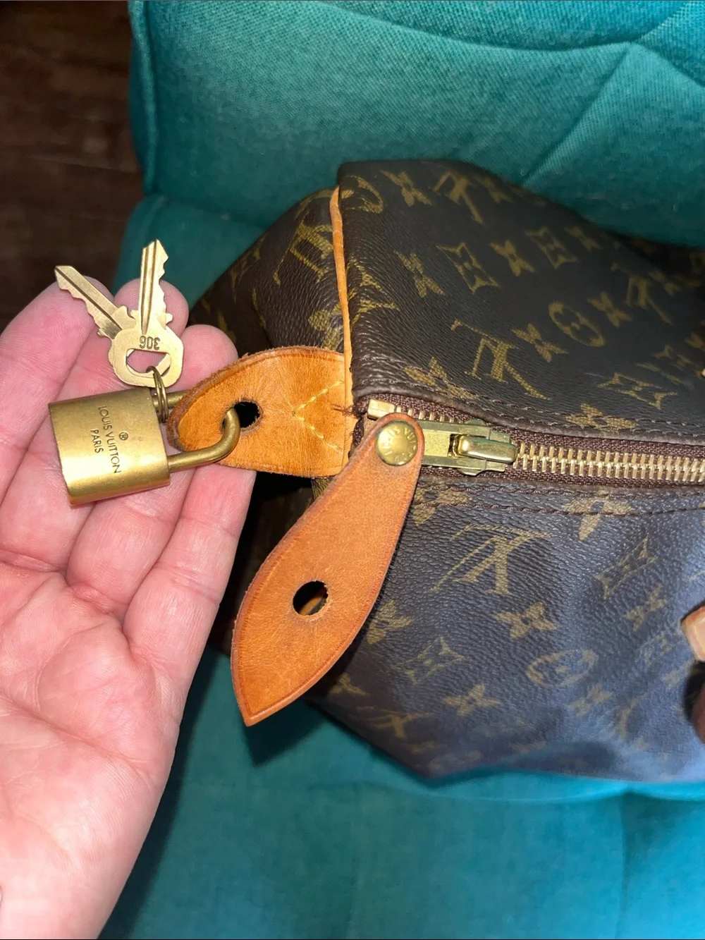 Louis Vuitton Monogram Speedy 40